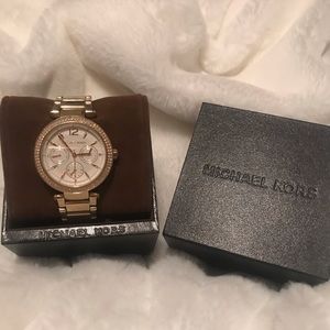 🌟 Michael Kors Gold Parker Watch 🌟